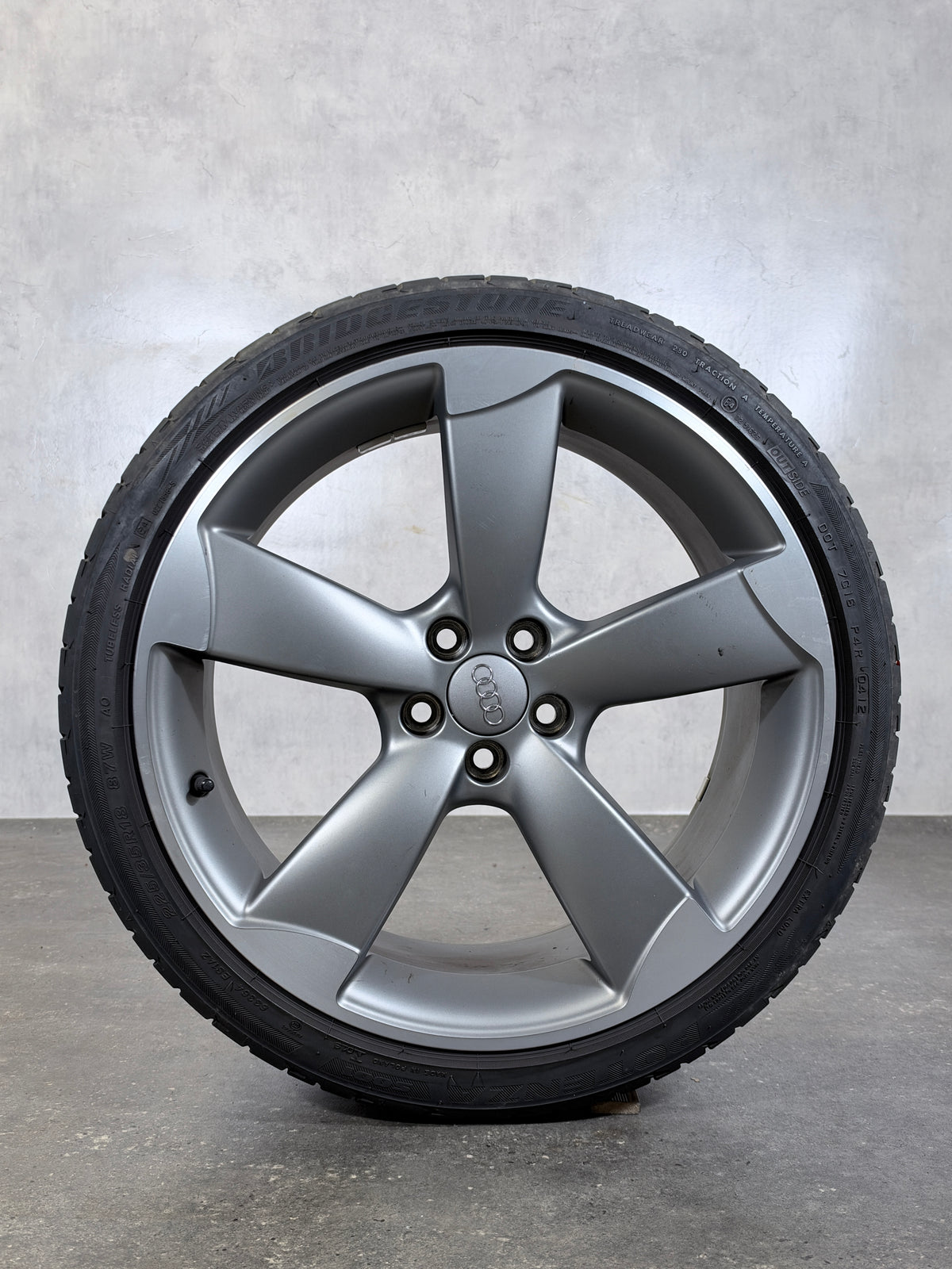 ORIGINAL 18 ZOLL AUDI A1 S1 8X 8X0601025M ROTOR SOMMERREIFEN