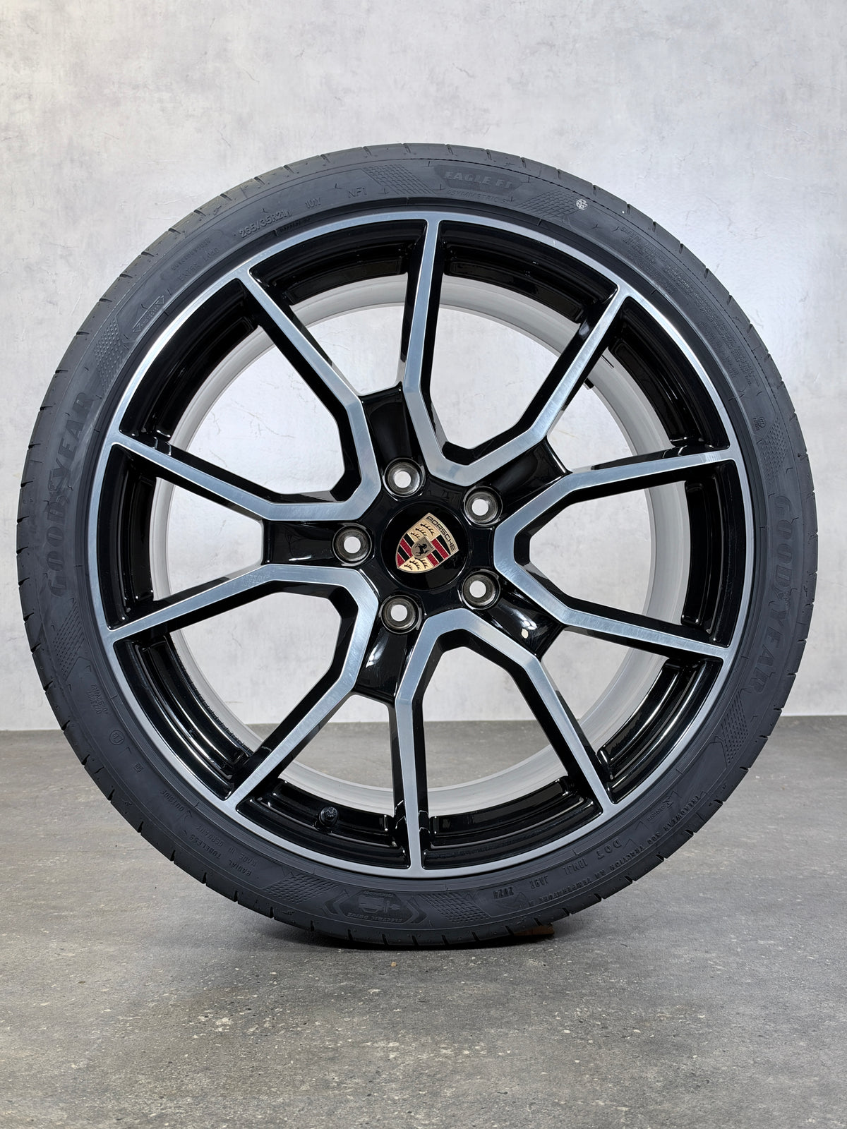 ORIGINAL 21 ZOLL PORSCHE TAYCAN 9J1 RS SPYDER SOMMERREIFEN