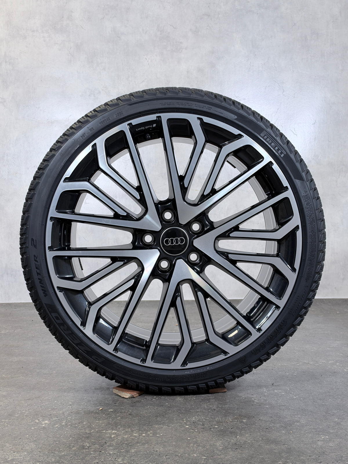 Original 19 Zoll Audi Sport A3 S3 8Y Winterreifen 8Y0601025CN
