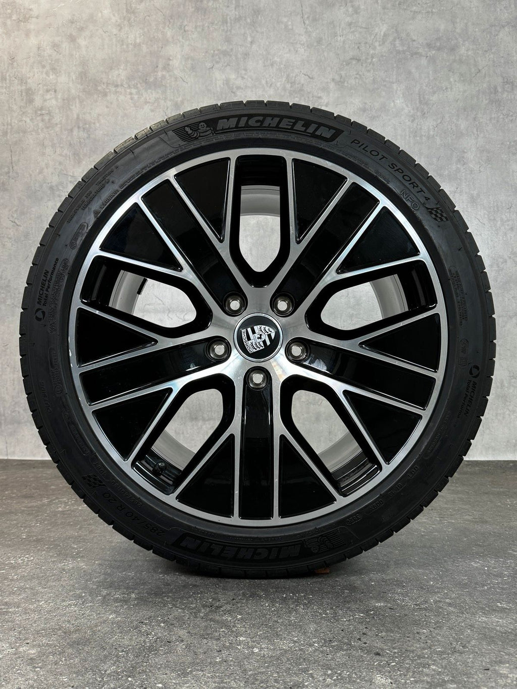 Original 20 Zoll Porsche Taycan Aero Sommerreifen 9J1601025J