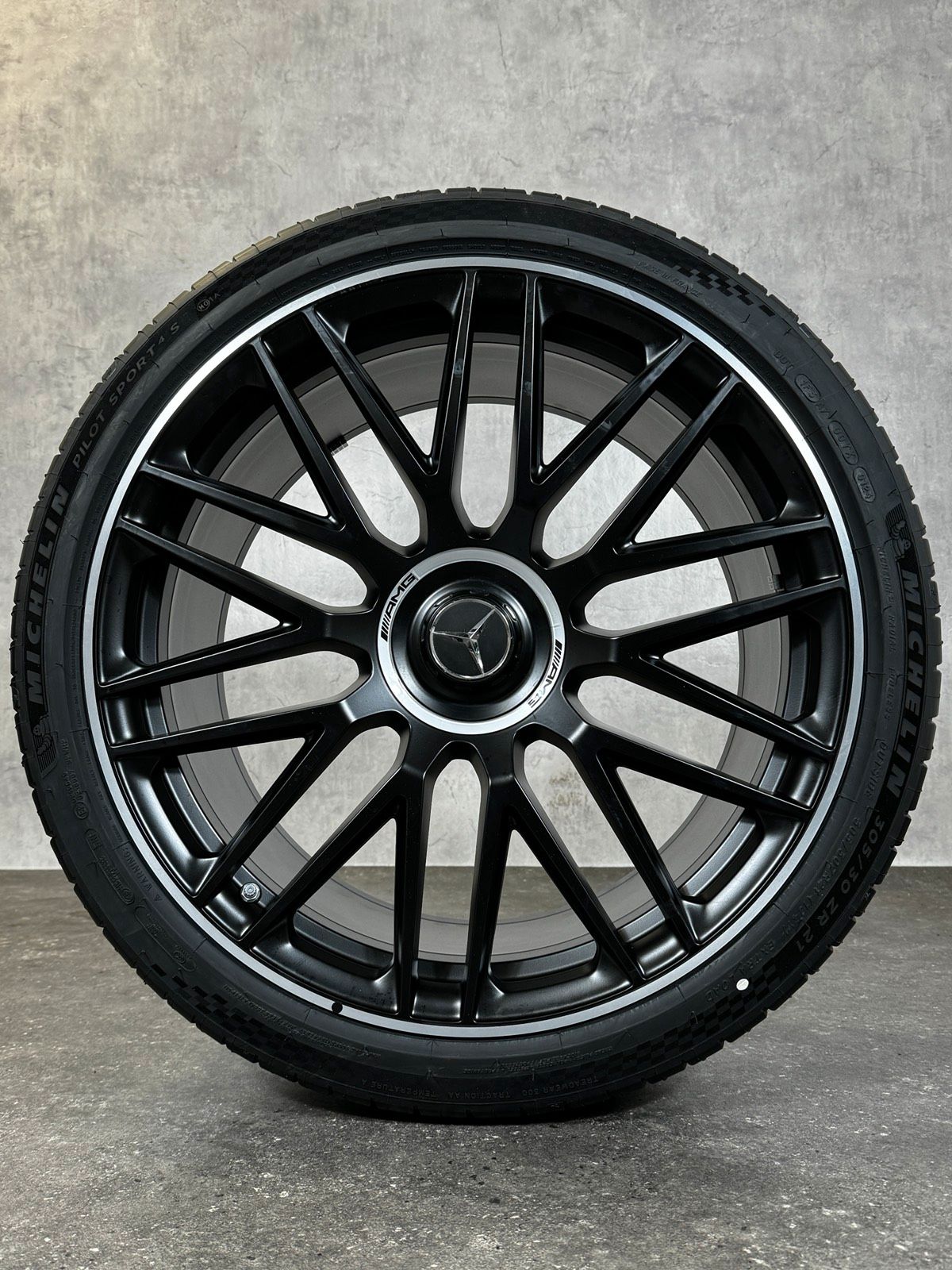 Original 21 Zoll Mercedes SL 43 55 63 R232 AMG Sommerreifen