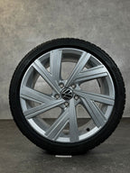 Original 18 Zoll VW Golf 8 VIII 5H Bergamo Winterreifen