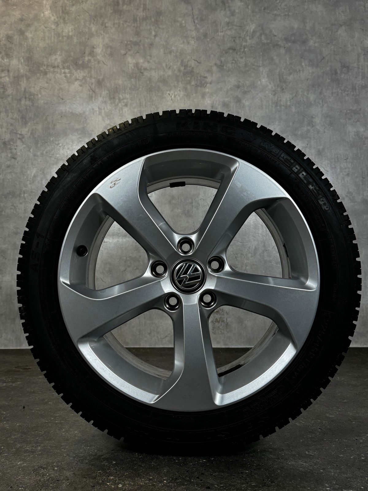 Original 17 Zoll VW Golf 7 VII Brooklyn Winterreifen 5G0601025BG