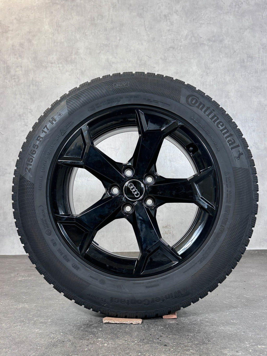 Original 17 Zoll Audi Q3 F3 Winterreifen Winterräder 83A071497