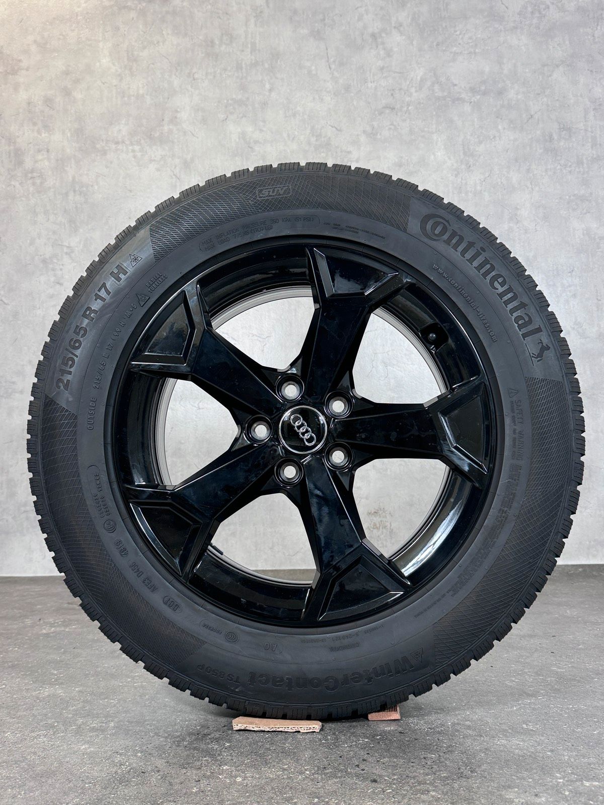Original 17 Zoll Audi Q3 F3 Winterreifen Winterräder 83A071497
