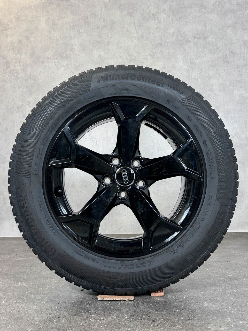 Original 17 Zoll Audi Q3 F3 Winterreifen Winterräder 83A071497