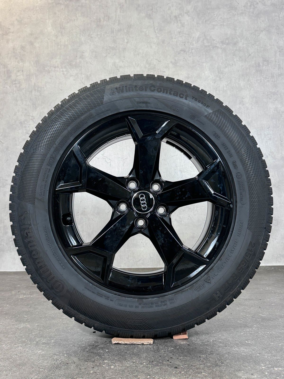 Original 17 Zoll Audi Q3 F3 Winterreifen Winterräder 83A071497