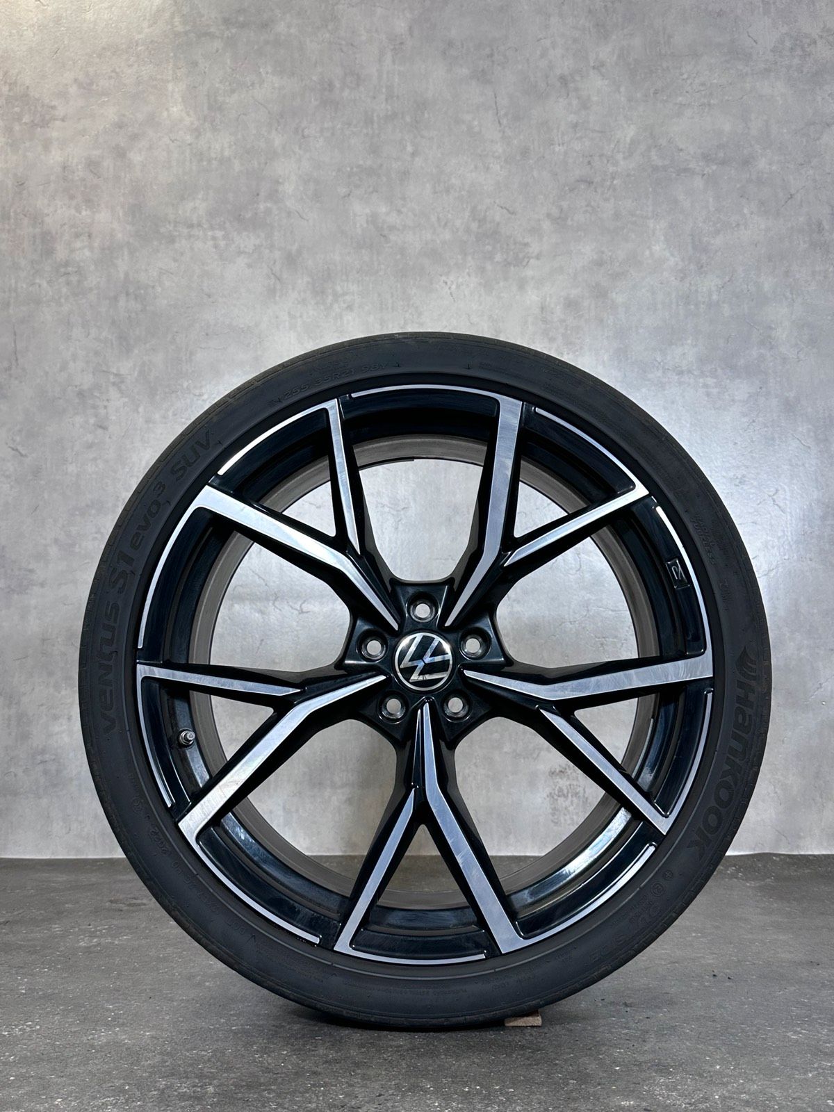 Original 21 Zoll VW Tiguan 5NA II AD1 Estoril Sommerreifen