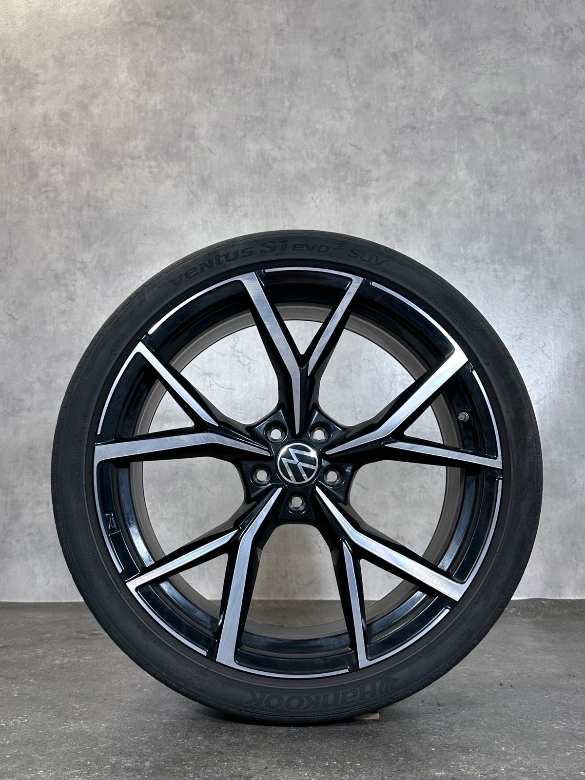 Original 21 Zoll VW Tiguan 5NA II AD1 Estoril Sommerreifen