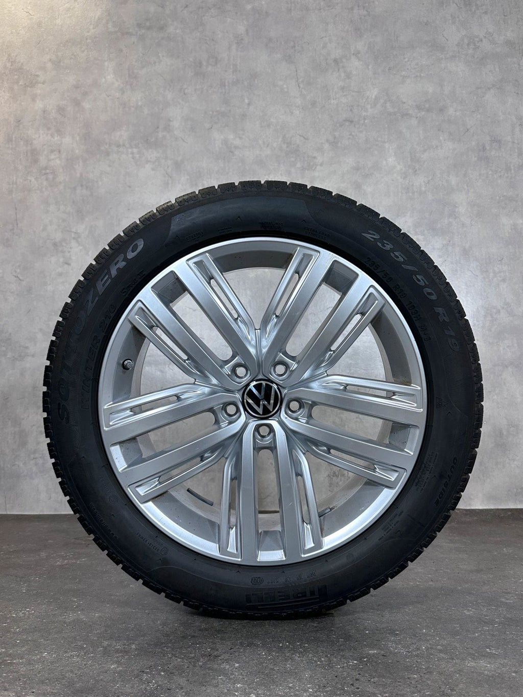 Original 19 Zoll VW Tiguan 5NA II AD1 Auckland Winterreifen 5NA60