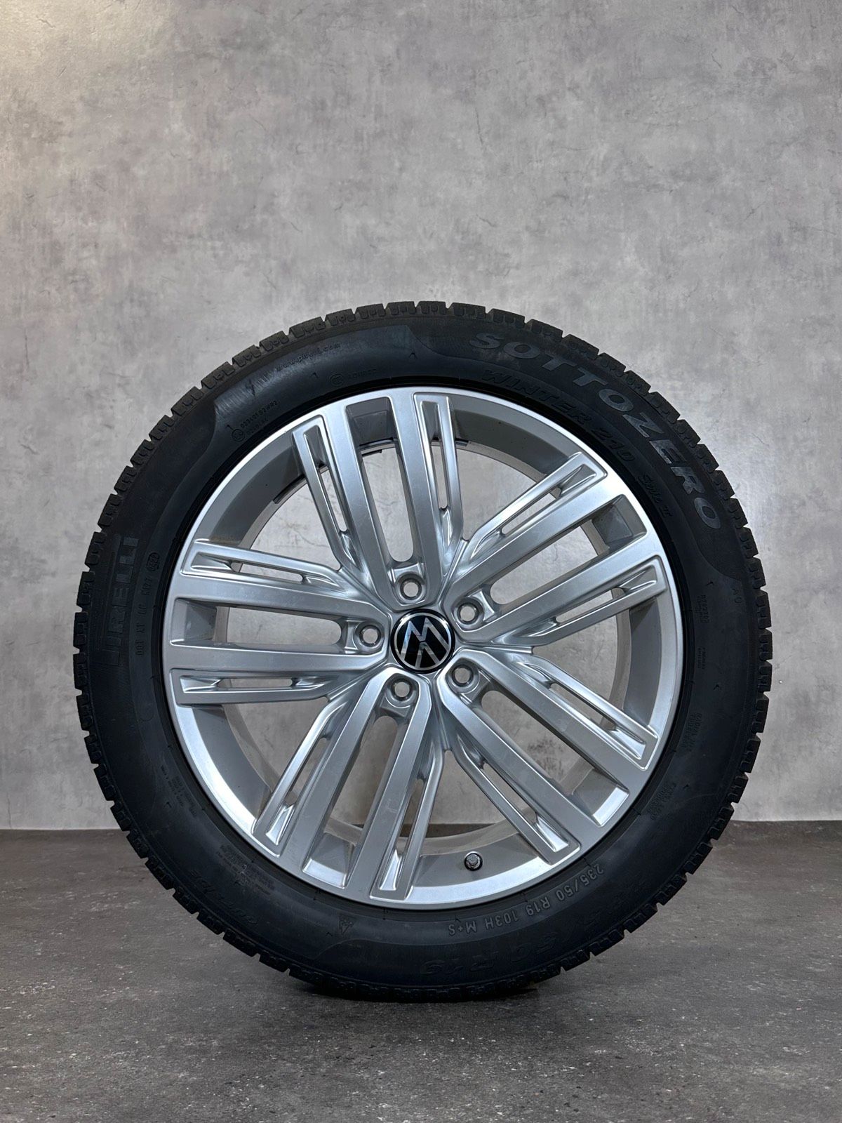 Original 19 Zoll VW Tiguan 5NA II AD1 Auckland Winterreifen 5NA60
