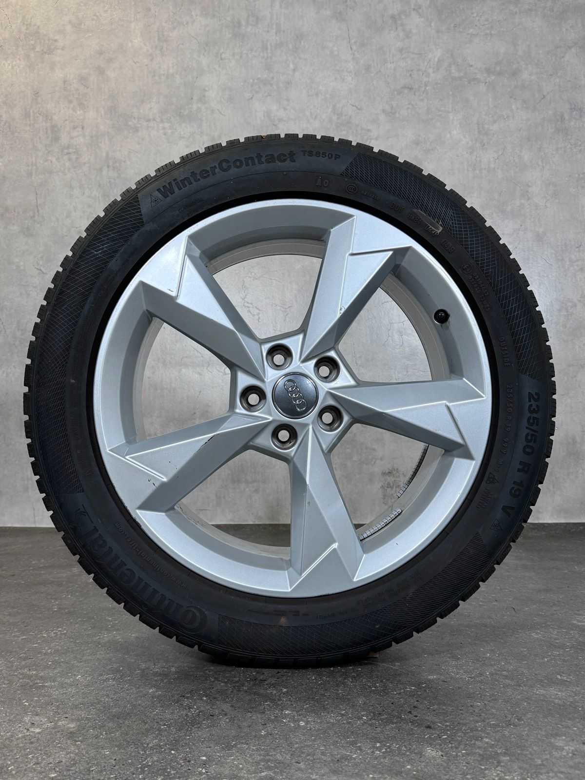 Original 19 Zoll Audi Q3 F3 83A601025N Winterräder Winterreifen