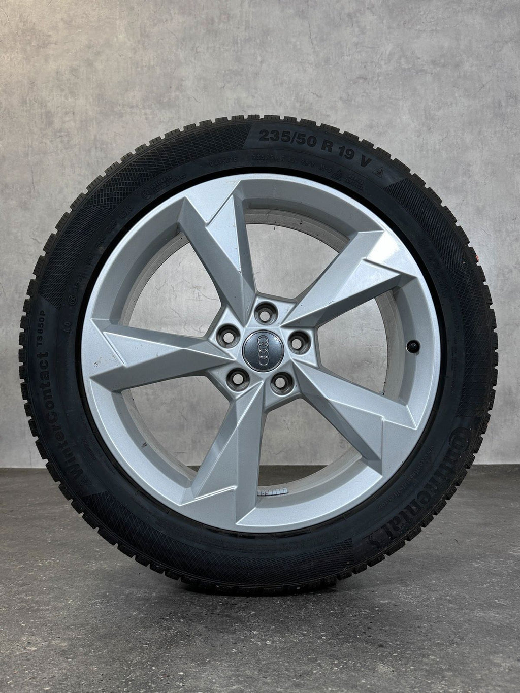 Original 19 Zoll Audi Q3 F3 83A601025N Winterräder Winterreifen