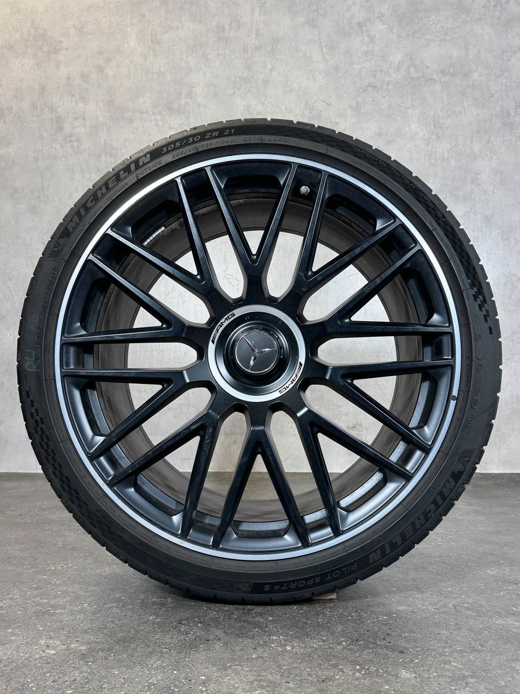 Original 21 Zoll Mercedes SL 43 55 63 R232 Sommerreifen