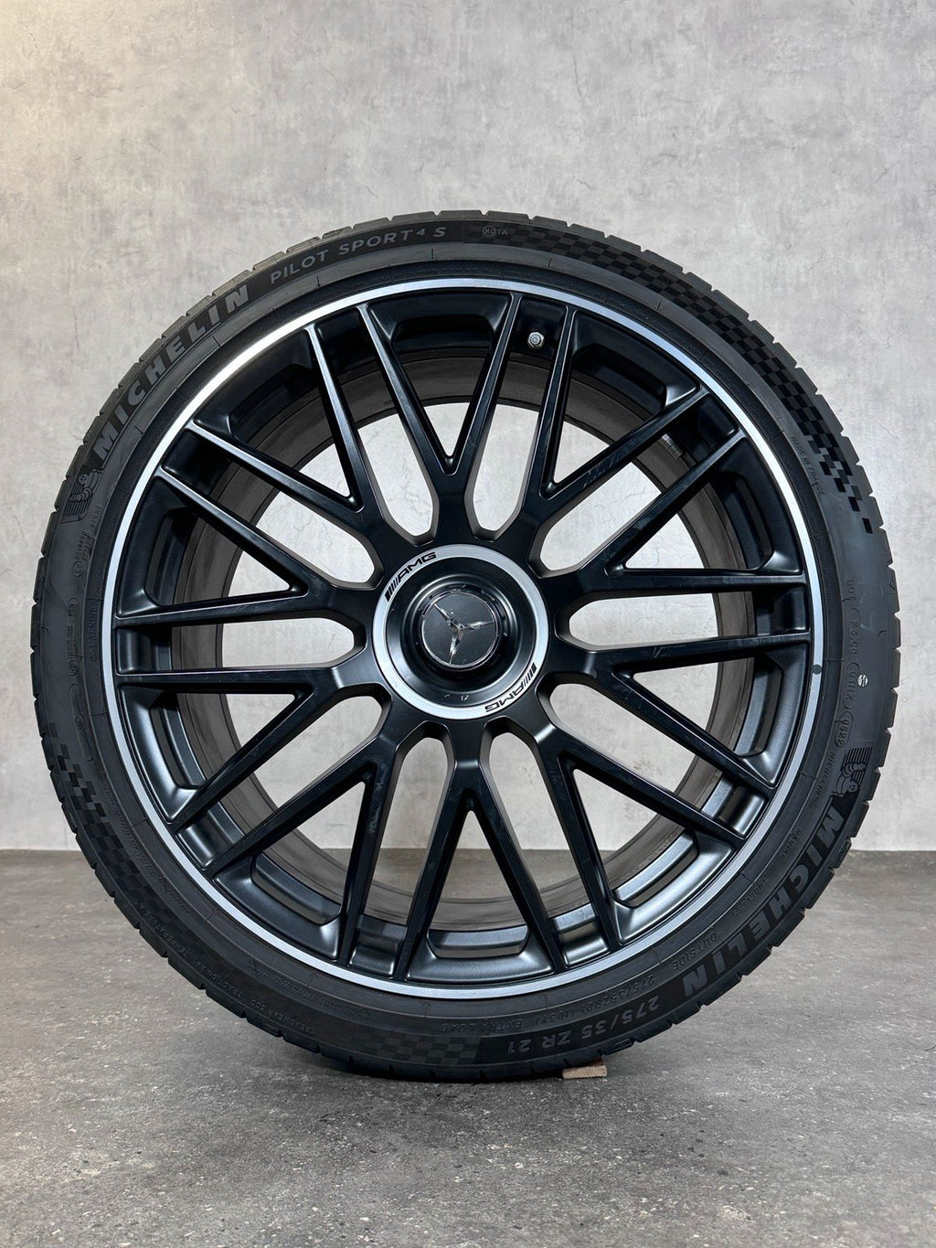 Original 21 Zoll Mercedes SL 43 55 63 R232 Sommerreifen