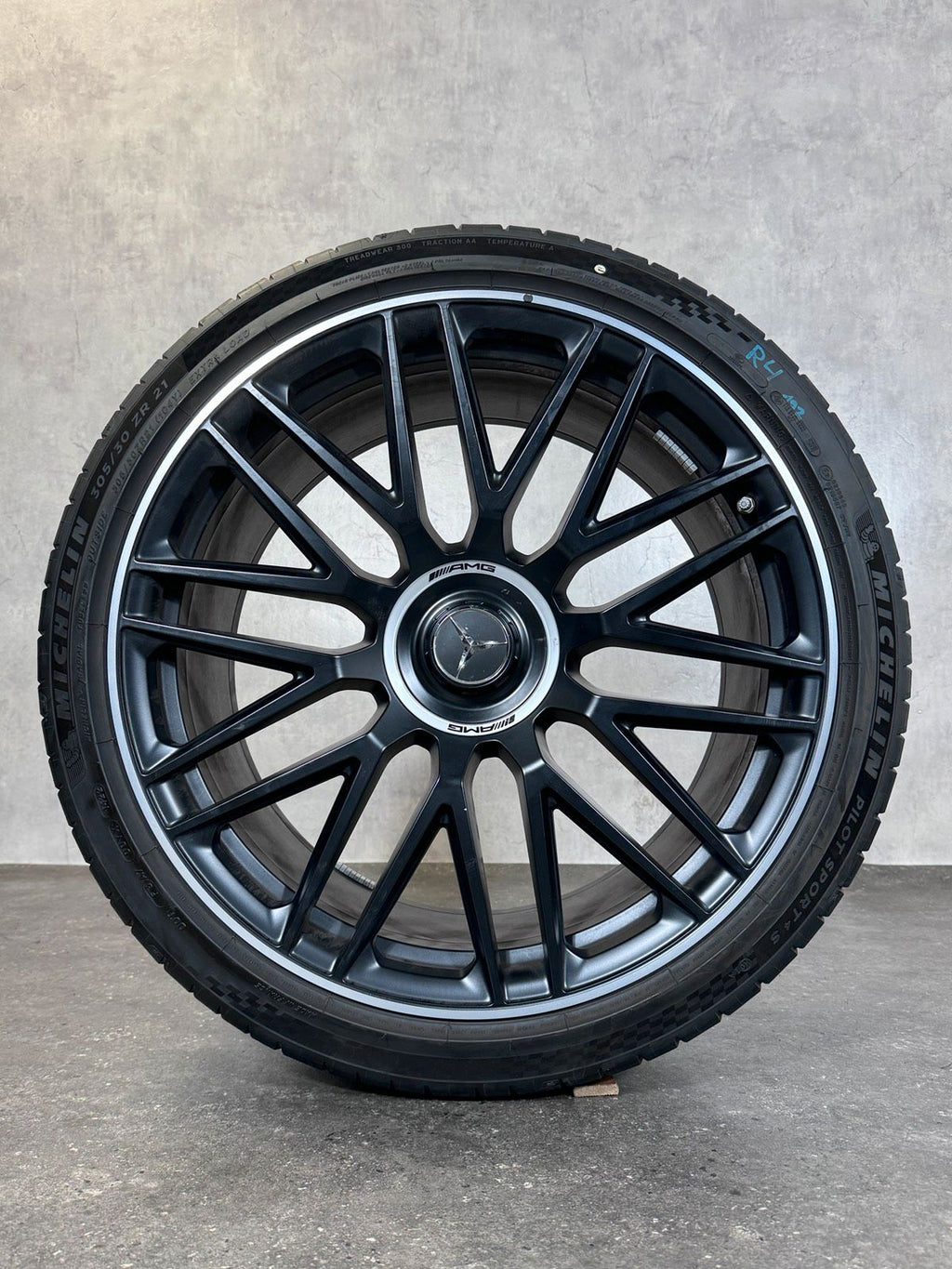 Original 21 Zoll Mercedes SL 43 55 63 R232 Sommerreifen