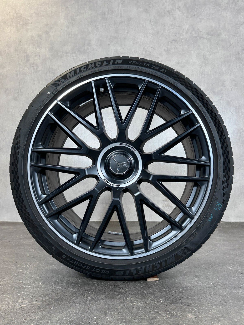 Original 21 Zoll Mercedes SL 43 55 63 R232 Sommerreifen
