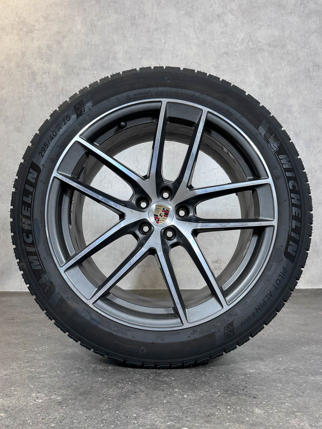 Original 20 Zoll Porsche Macan III 95B Winterreifen 95B44650