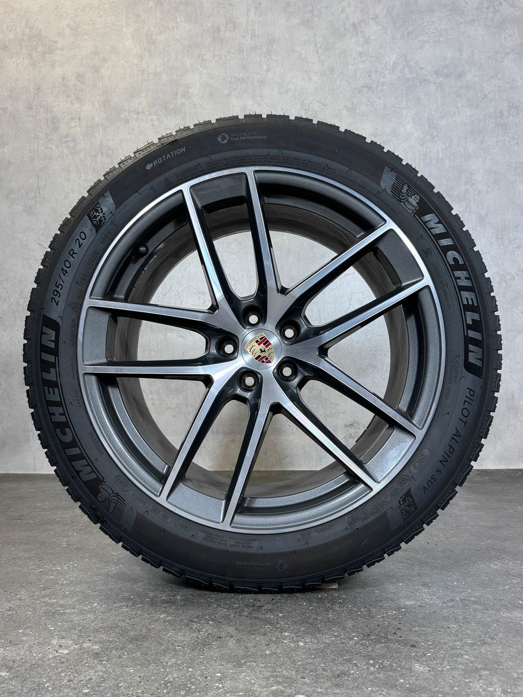 Original 20 Zoll Porsche Macan III 95B Winterreifen 95B44650