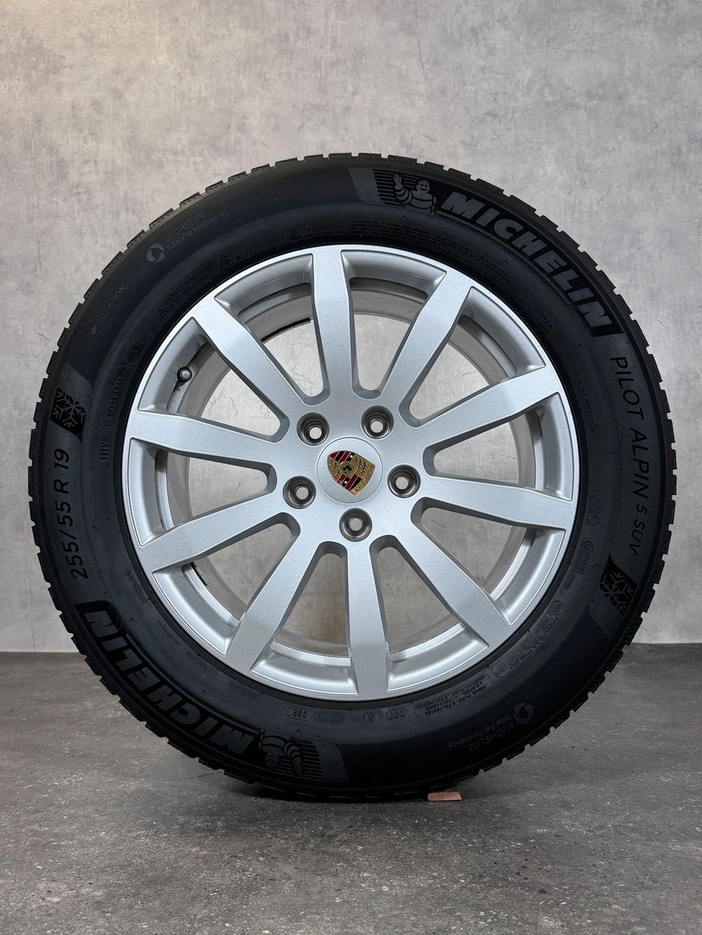 Original 19 Zoll Porsche Cayenne E3 SUV 9Y0 Winterreifen RÄDER