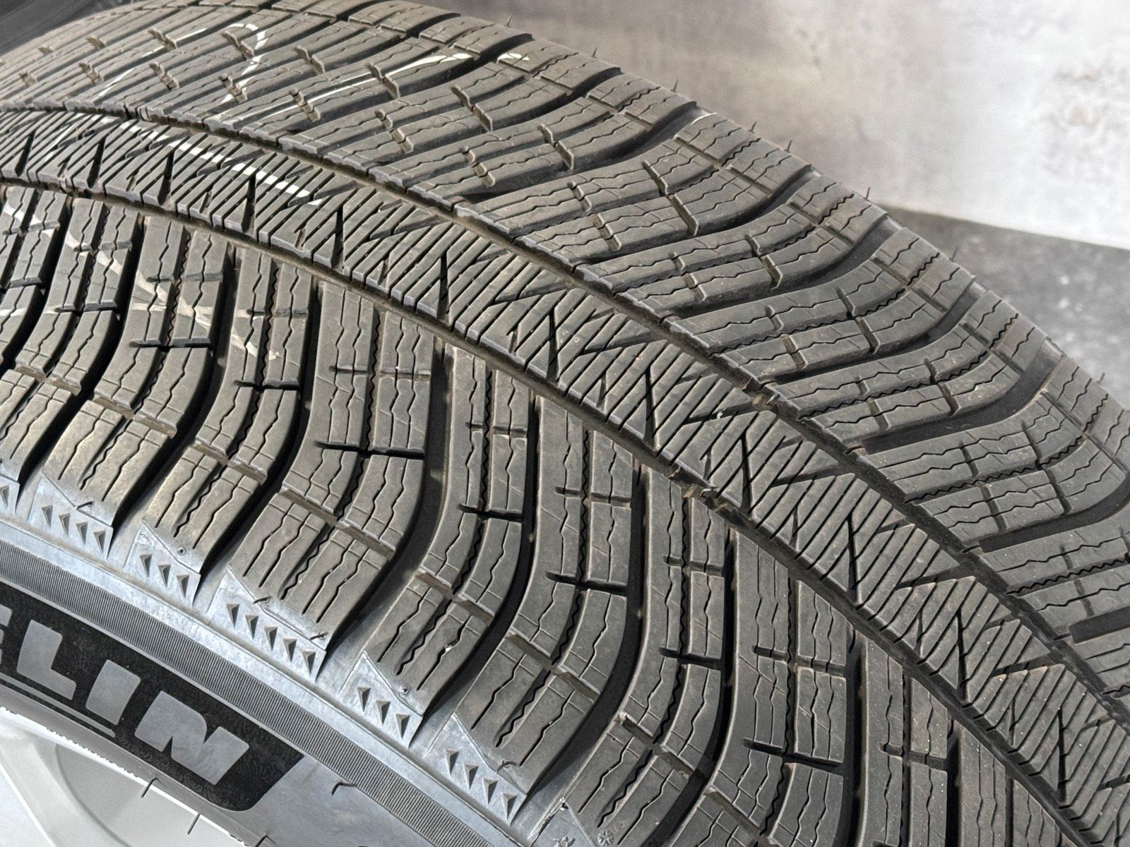 Original 19 Zoll Porsche Cayenne E3 SUV 9Y0 Winterreifen RÄDER