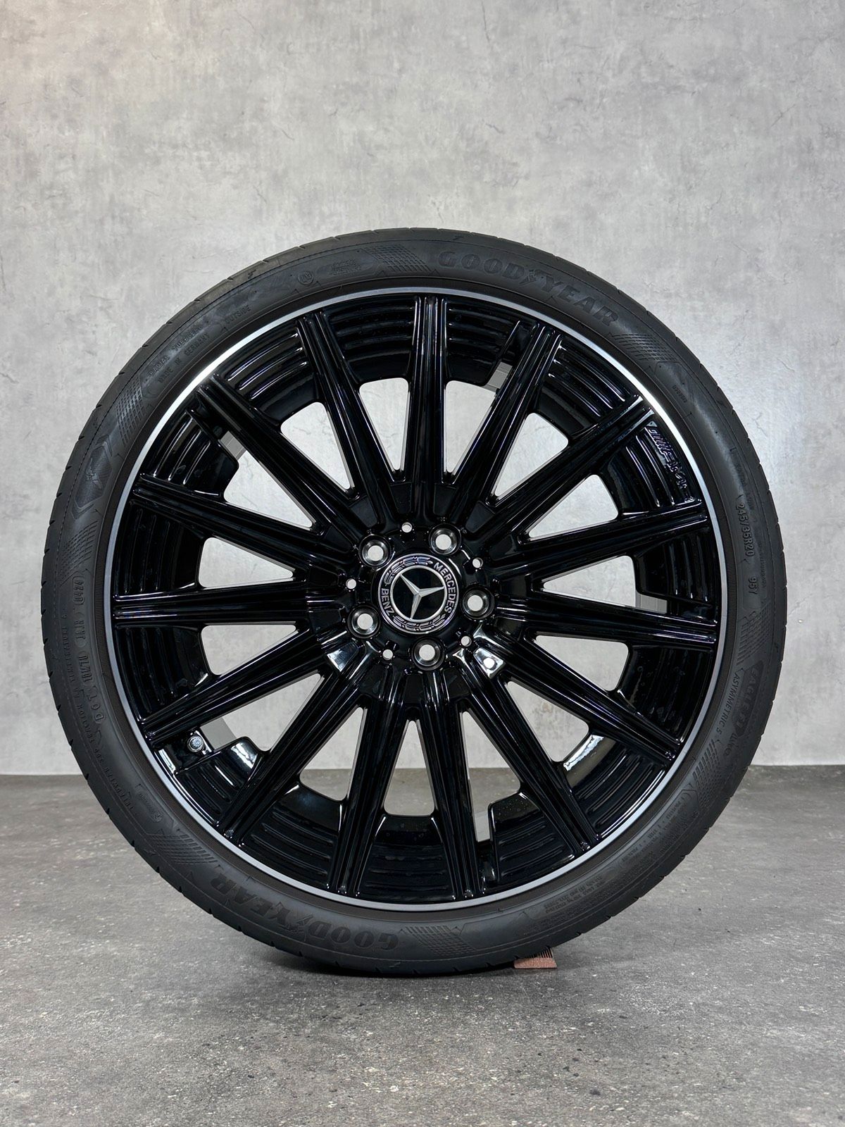 Original 20 Zoll Mercedes AMG CLE C236 W236 Sommerreifen