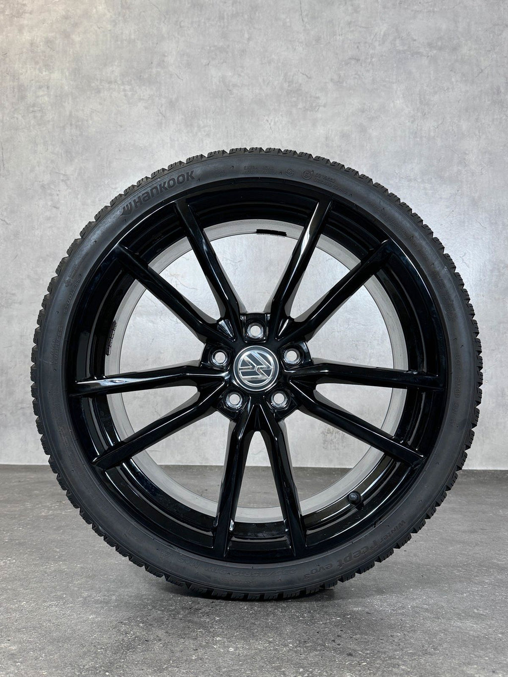 Original 19 Zoll VW GOLF Pretoria Winterreifen 5G0601025AJ
