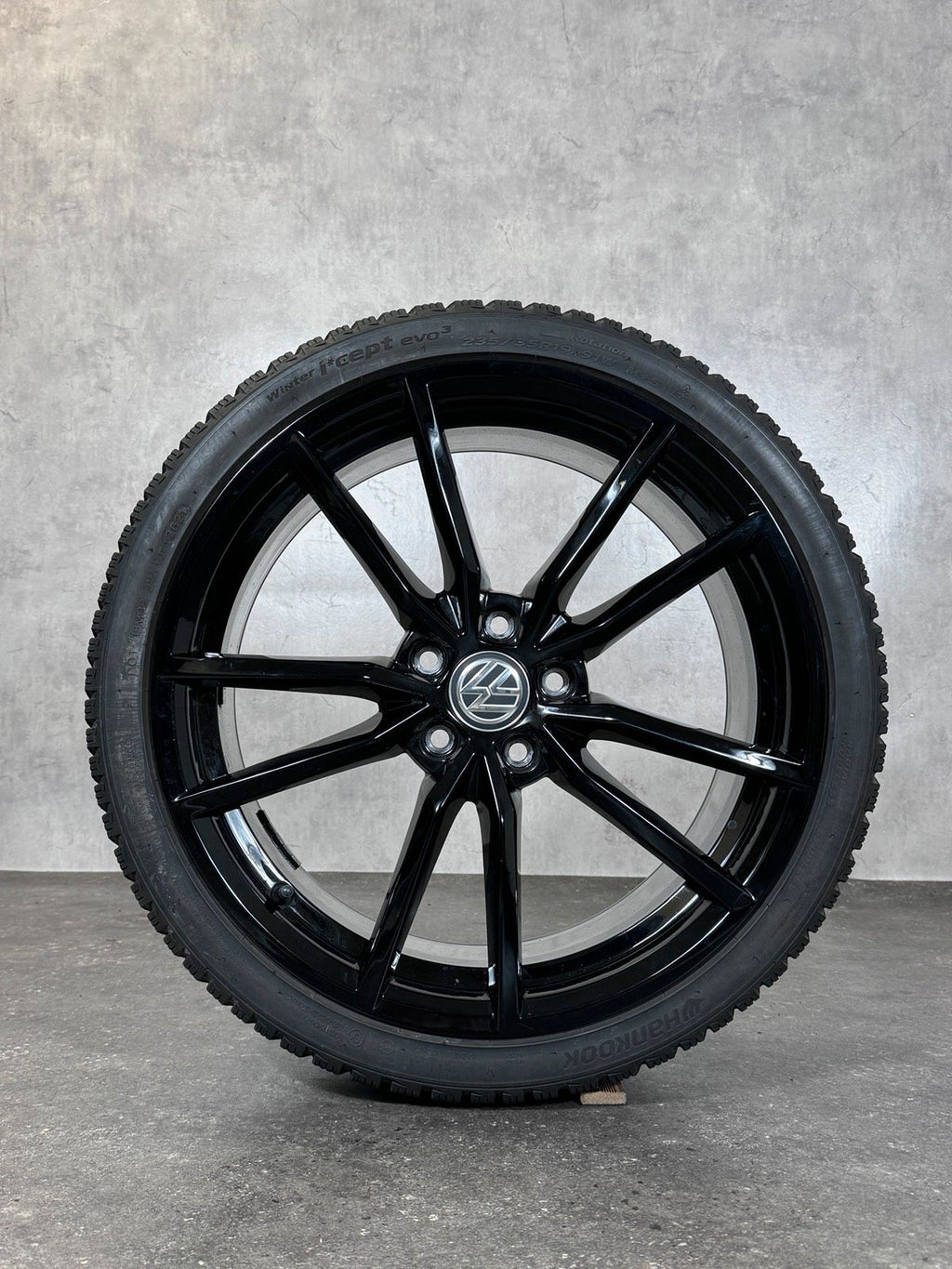 Original 19 Zoll VW GOLF Pretoria Winterreifen 5G0601025AJ