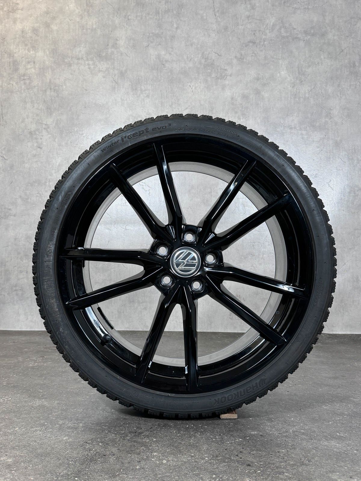 Original 19 Zoll VW GOLF Pretoria Winterreifen 5G0601025AJ
