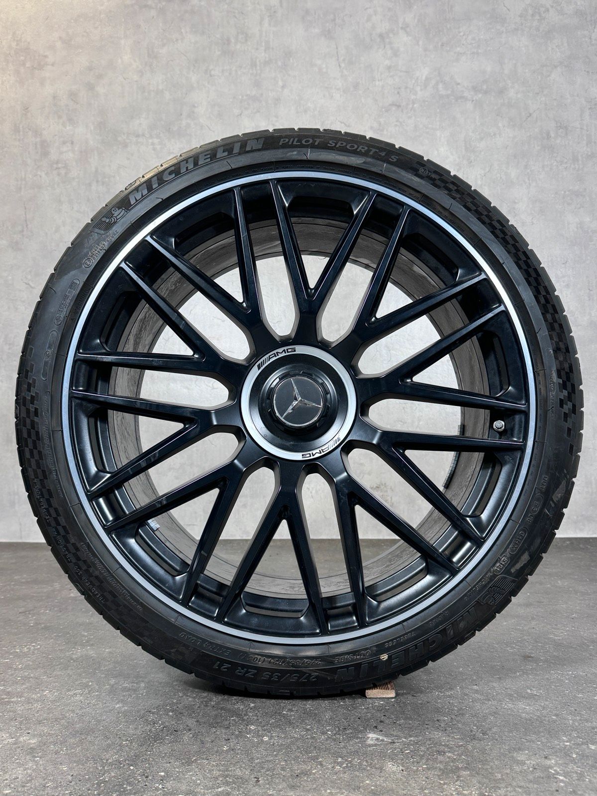 Original 21 Zoll Mercedes AMG SL 43 55 63 R232 Sommerreifen