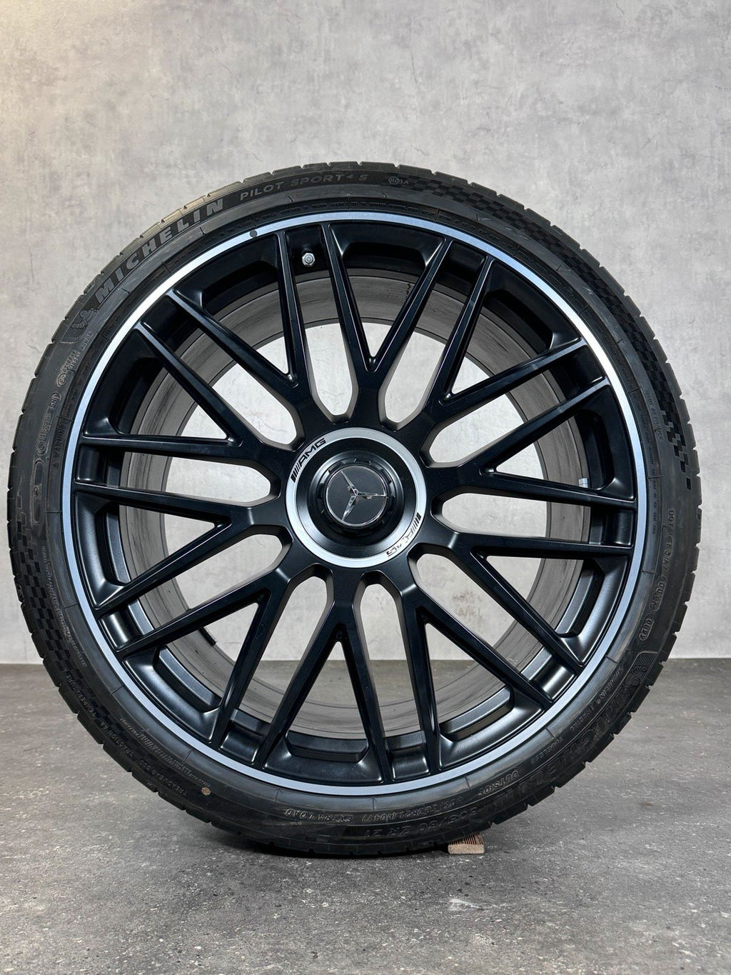 Original 21 Zoll Mercedes AMG SL 43 55 63 R232 Sommerreifen
