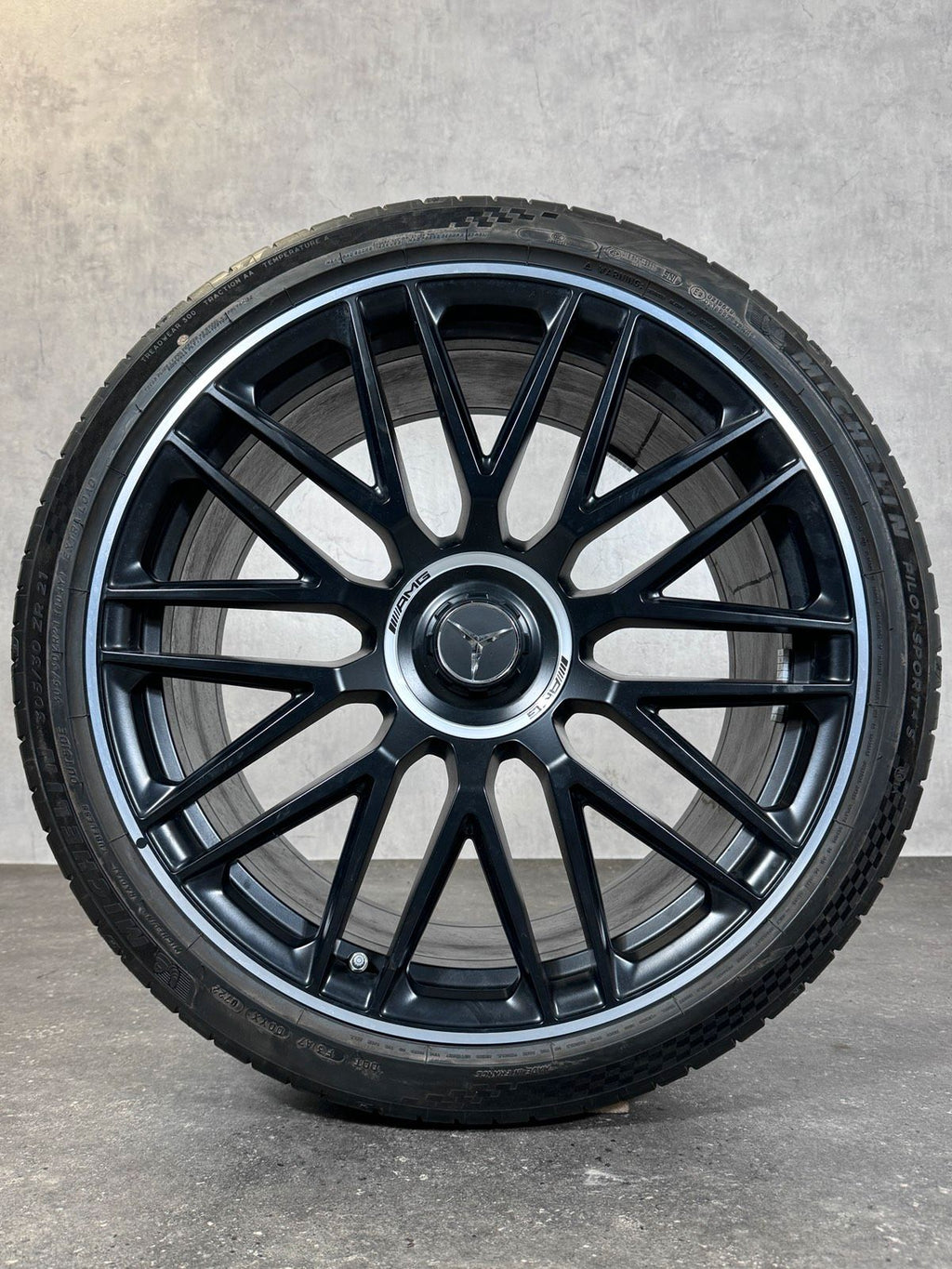Original 21 Zoll Mercedes AMG SL 43 55 63 R232 Sommerreifen