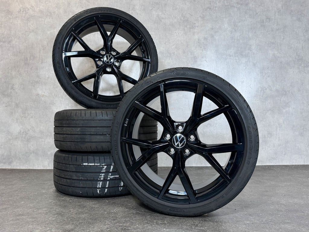 Original 19 Zoll VW Golf 8 VIII R-Line Estoril Sommerreifen 5H060