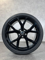 Original 19 Zoll VW Golf 8 VIII R-Line Estoril Sommerreifen 5H060