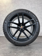 Original 20 Zoll Porsche Macan III 3 95B Winterreifen 95B044650