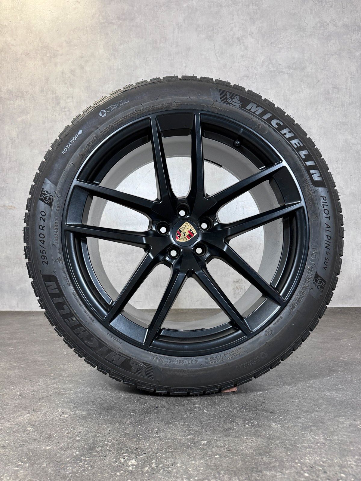 Original 20 Zoll Porsche Macan III 3 95B Winterreifen 95B044650