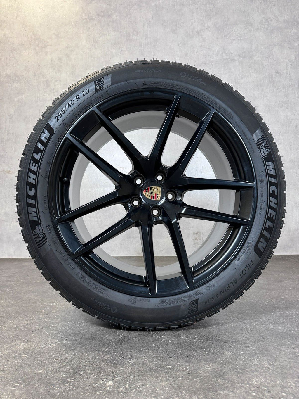 Original 20 Zoll Porsche Macan III 3 95B Winterreifen 95B044650