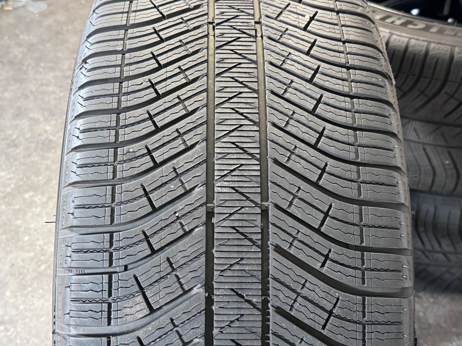 Original 20 Zoll Porsche Macan III 3 95B Winterreifen 95B044650