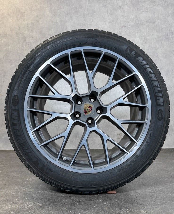 Original 20 Zoll Porsche Macan I II 95B RS Spyder Winterreifen
