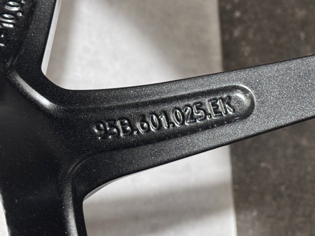 Original 20 Zoll Porsche III 3 95B Winterräder Winterreifen NEU