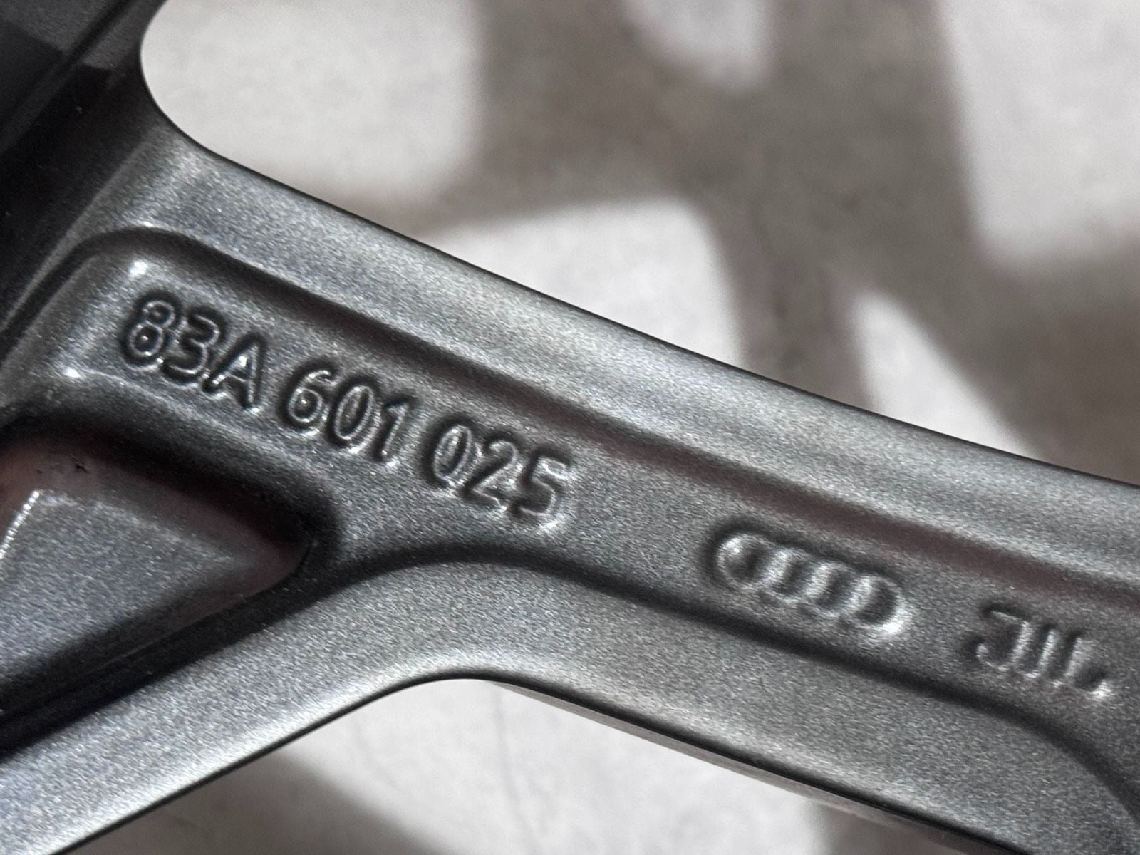 Original 19 Zoll Audi Sport Q3 SQ3 FY 83A Blade Sommerreifen 83A6