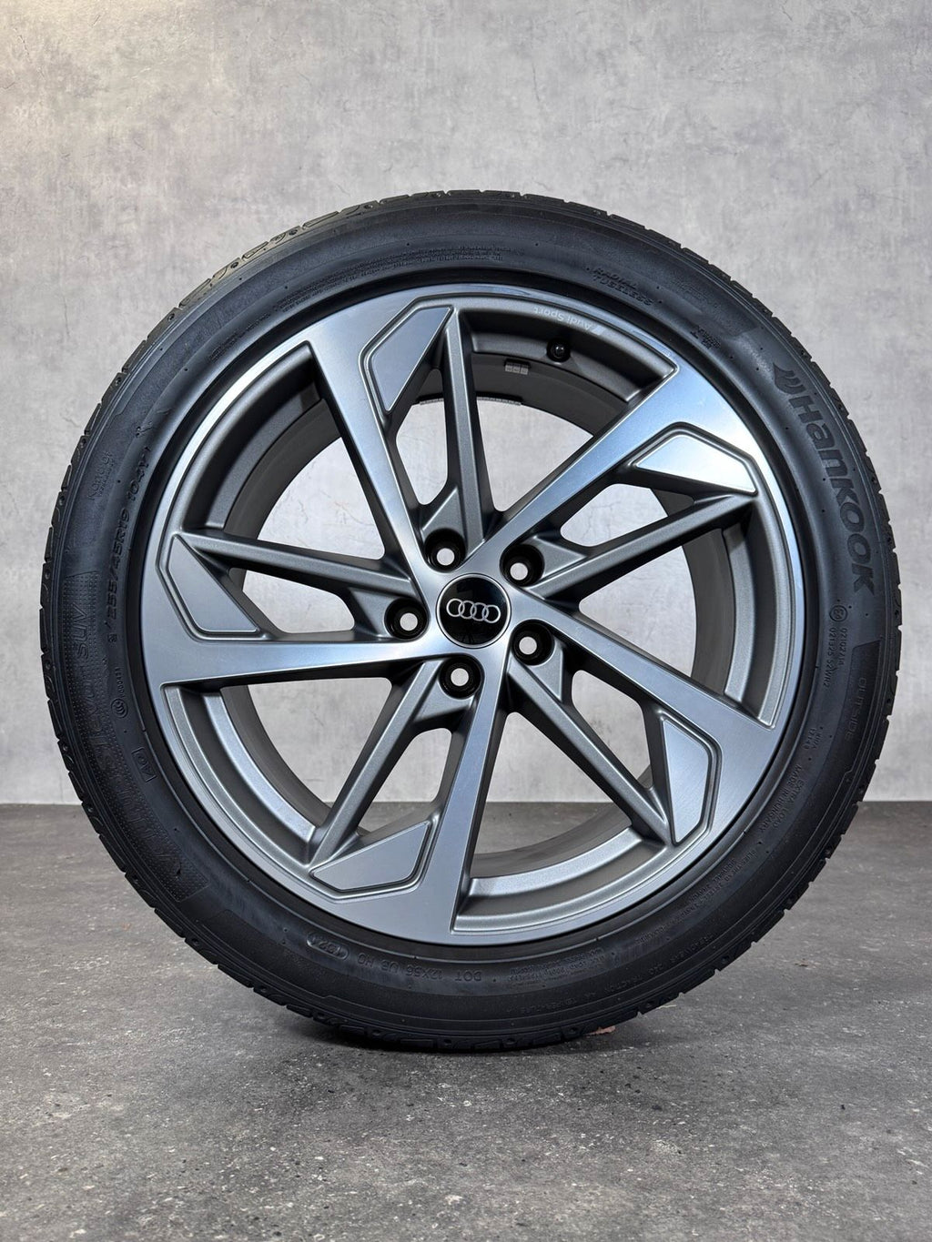 Original 19 Zoll Audi Sport Q3 SQ3 FY 83A Blade Sommerreifen 83A6