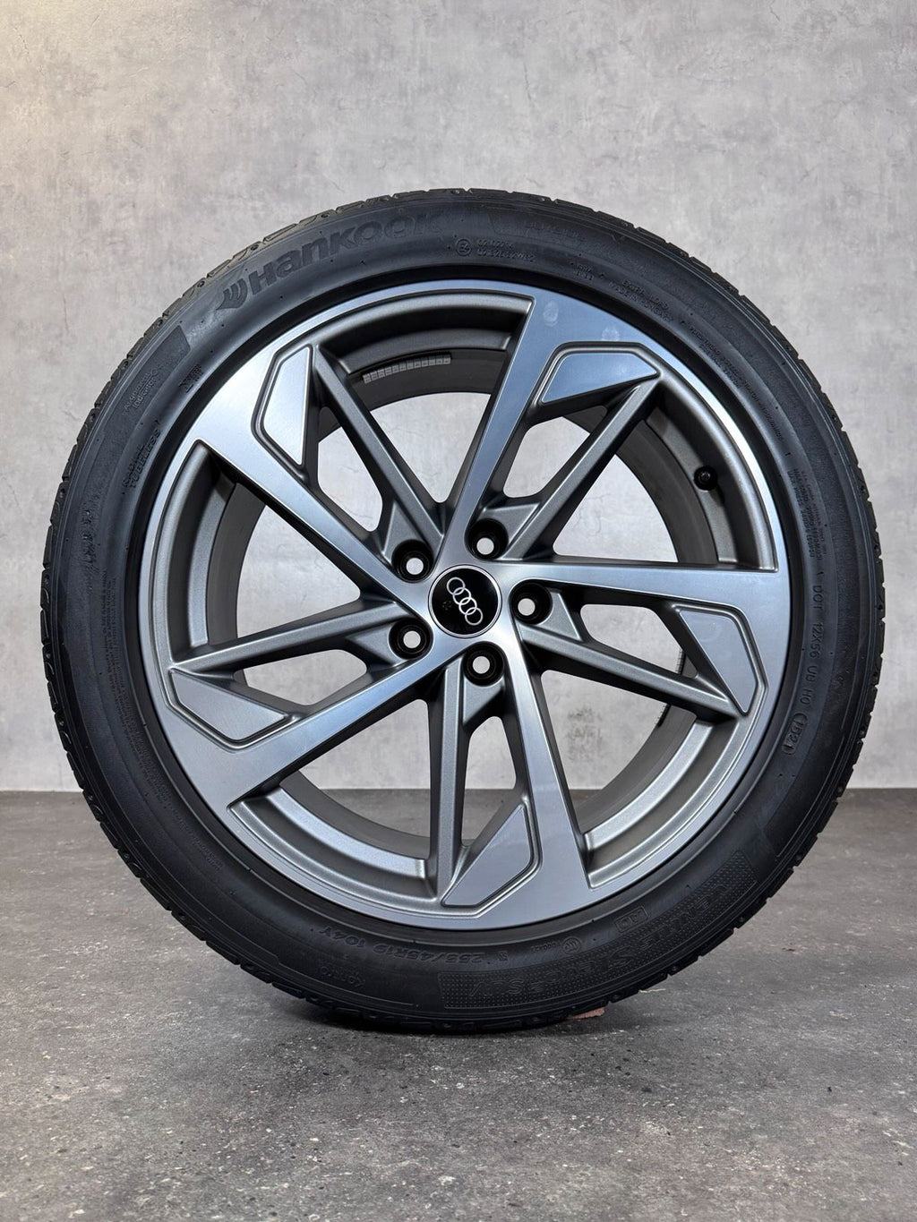 Original 19 Zoll Audi Sport Q3 SQ3 FY 83A Blade Sommerreifen 83A6