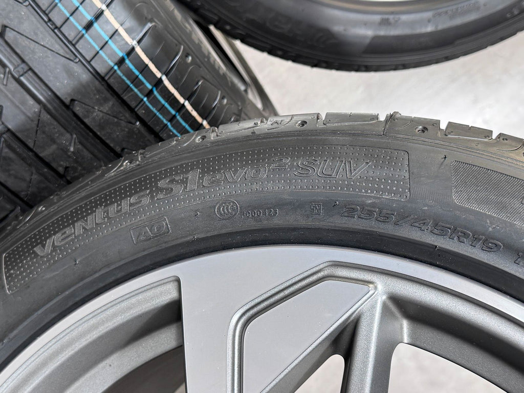 Original 19 Zoll Audi Sport Q3 SQ3 FY 83A Blade Sommerreifen 83A6