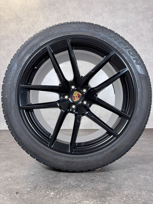 Original 20 Zoll Porsche Macan III 3 95B II Winterreifen 95B04465