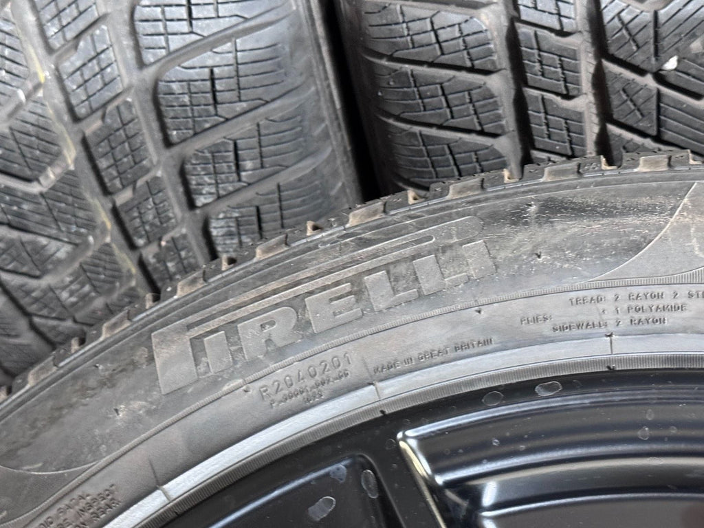 Original 20 Zoll Porsche Macan III 3 95B II Winterreifen 95B04465