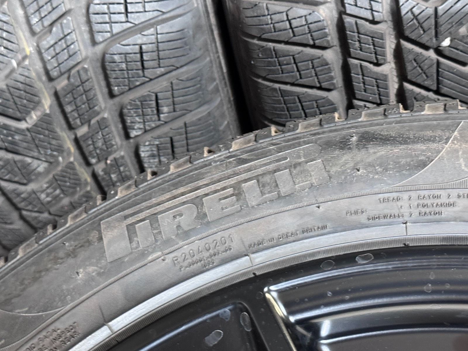 Original 20 Zoll Porsche Macan III 3 95B II Winterreifen 95B04465