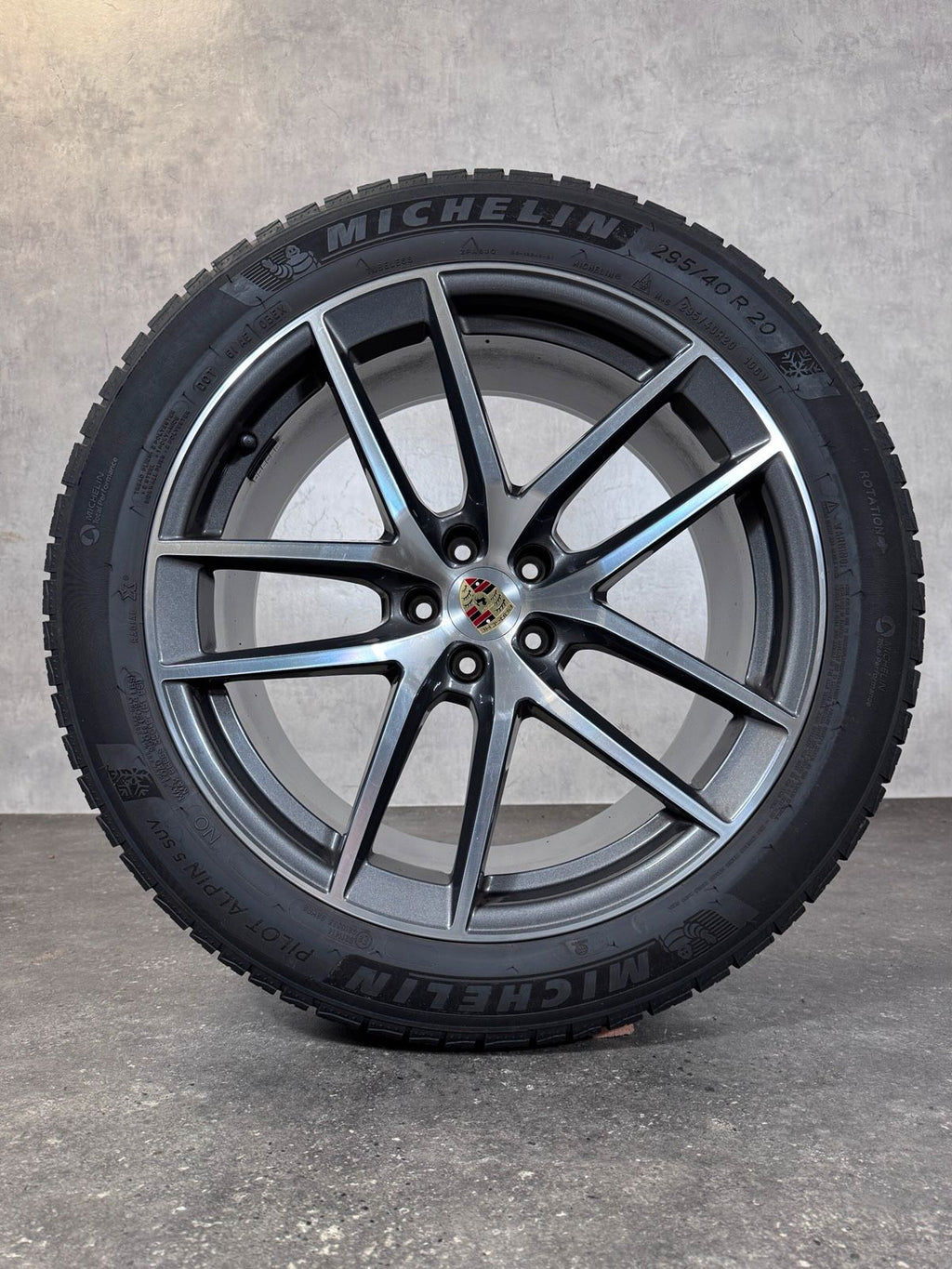 Original 20 Zoll Porsche Macan III 3 95B Winterreifen 95B04465