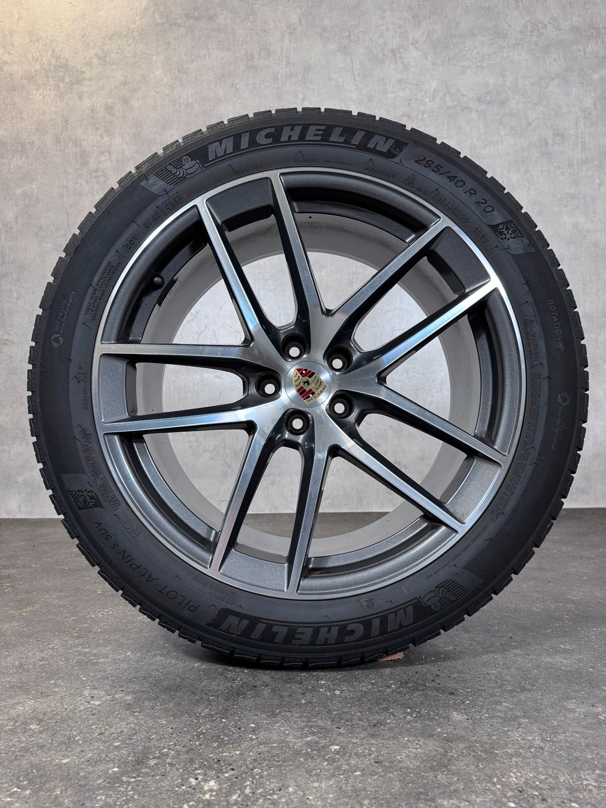 Original 20 Zoll Porsche Macan III 3 95B Winterreifen 95B04465