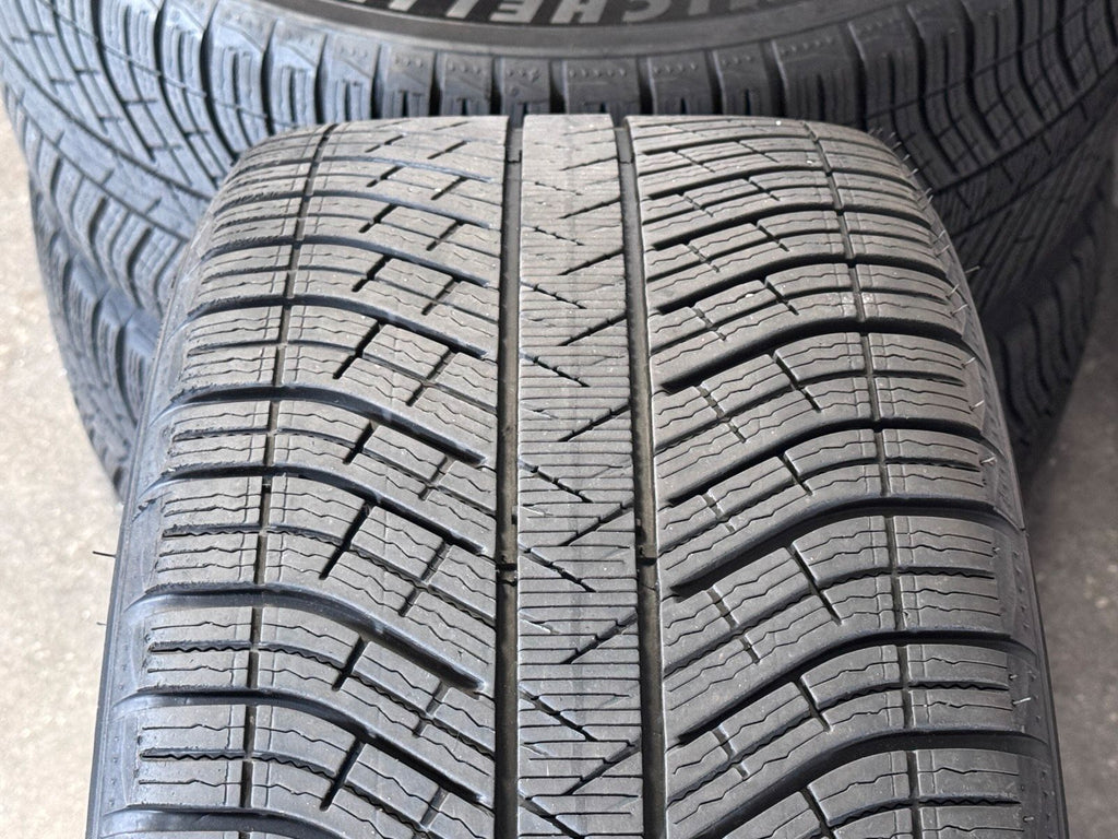 Original 20 Zoll Porsche Macan III 3 95B Winterreifen 95B04465